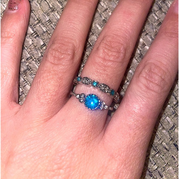 Light Blue Rhinestone Ring Set. NWOT - Picture 5 of 5